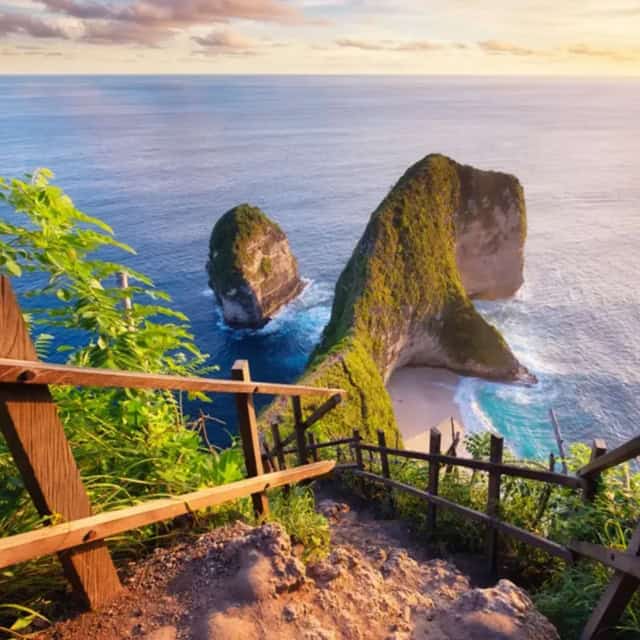Afternoon view of Kelingking beach, Nusa Penida island