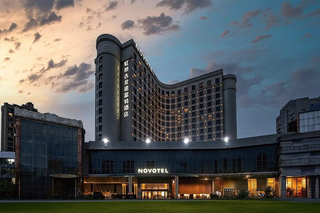 Exterior of the Novotel Shanghai Hongqiao Gubei at dusk