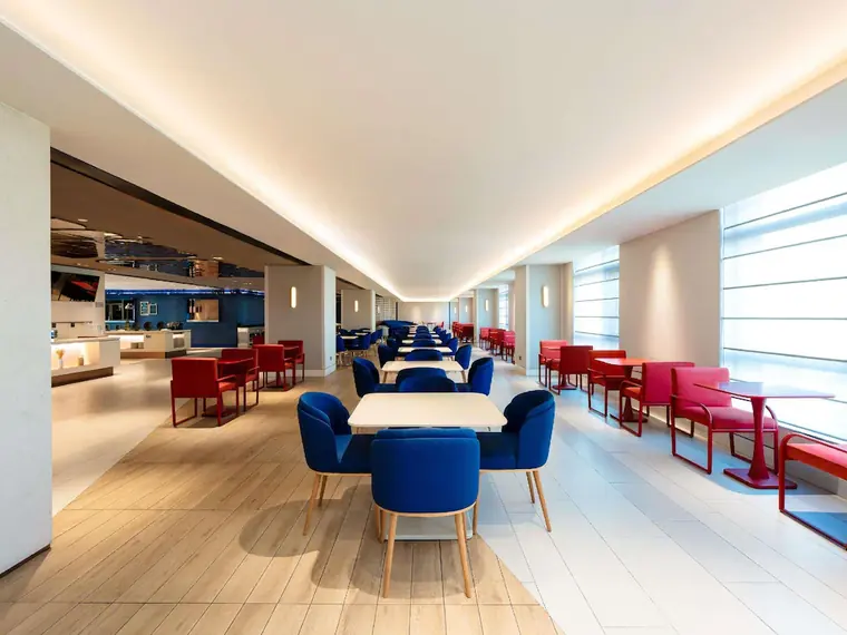 Lounge at the Novotel Shanghai Hongqiao Gubei